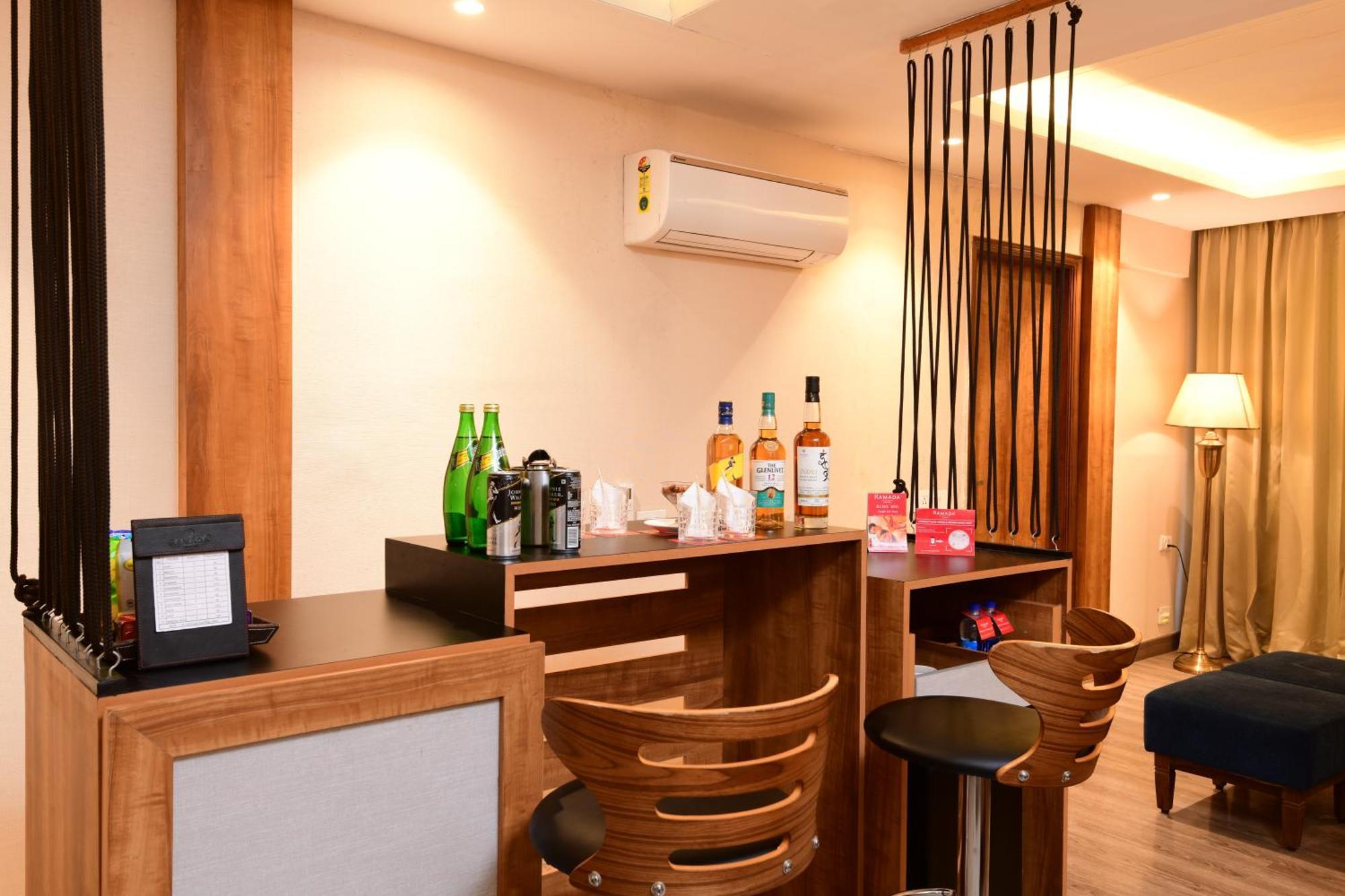 รามาดา บาย วินด์แฮม กาซอลี Hotel กัสซอลี ภายนอก รูปภาพ